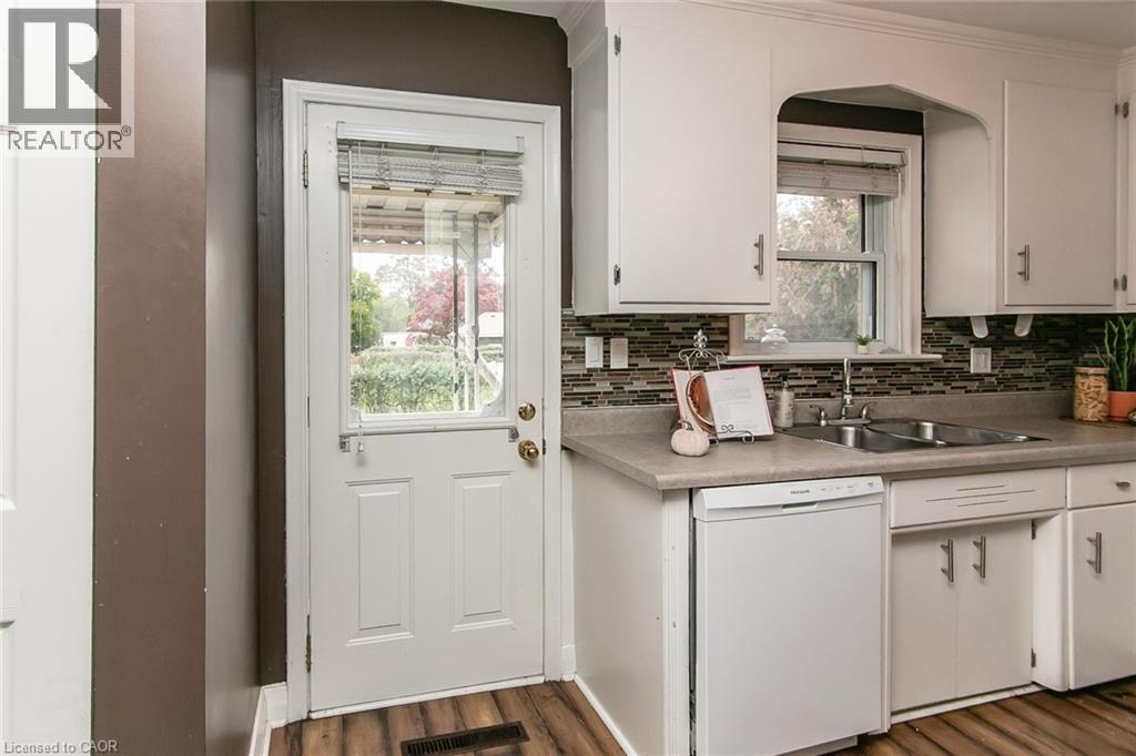 552 Courtland Avenue E, Kitchener, Ontario  N2G 2W8 - Photo 16 - 40784453