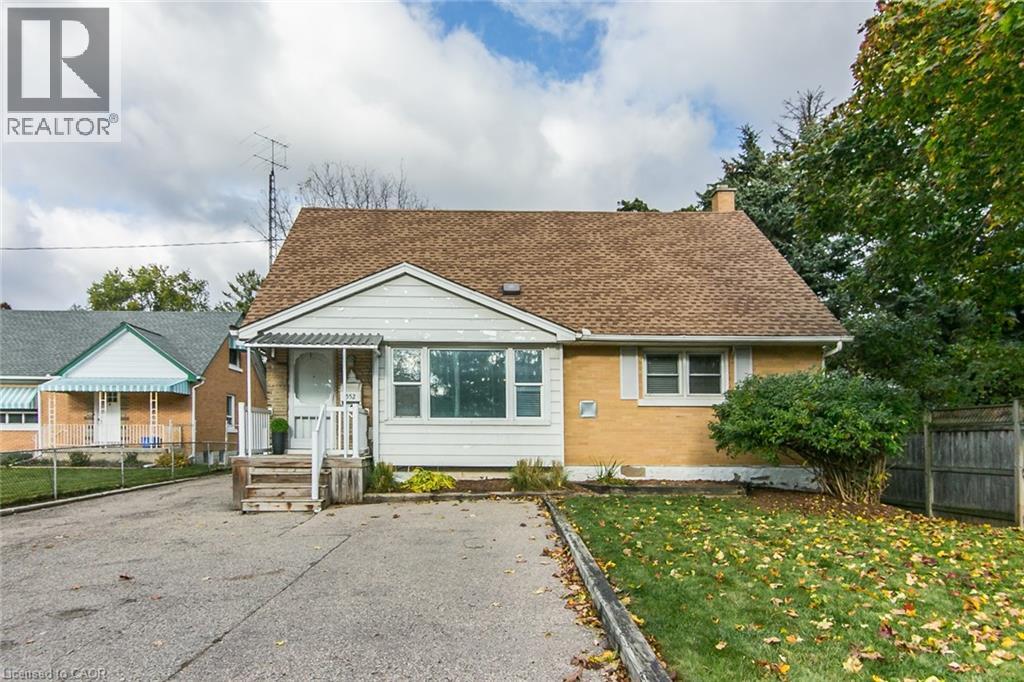 552 Courtland Avenue E, Kitchener, Ontario  N2G 2W8 - Photo 2 - 40784453