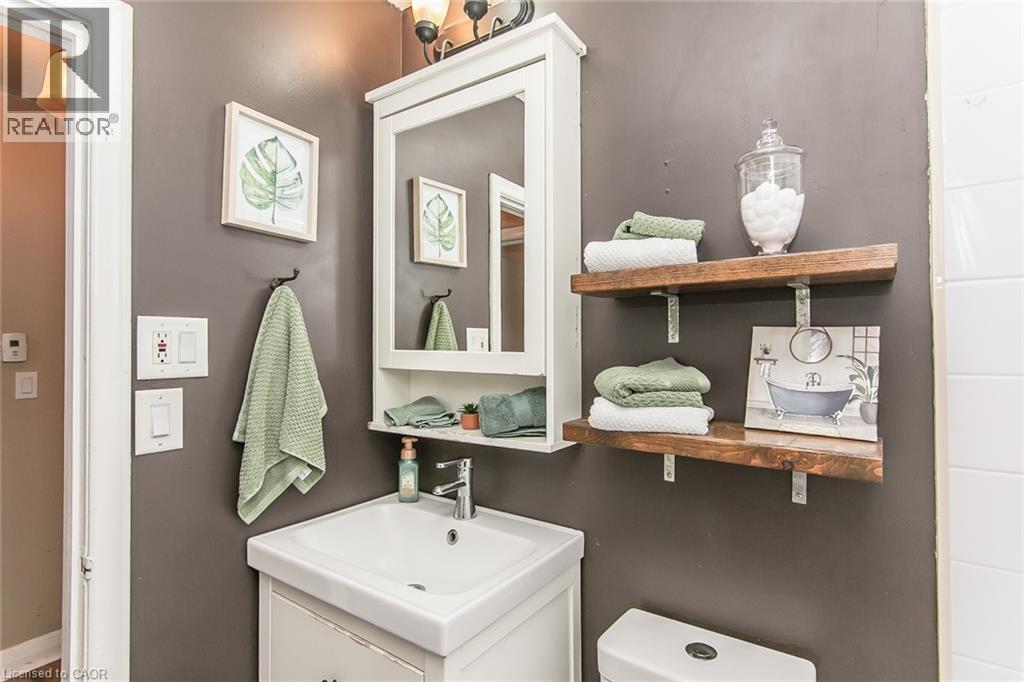 552 Courtland Avenue E, Kitchener, Ontario  N2G 2W8 - Photo 23 - 40784453