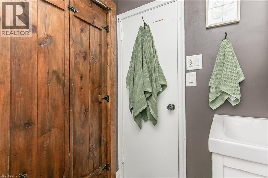 552 Courtland Avenue E, Kitchener, Ontario  N2G 2W8 - Photo 24 - 40784453