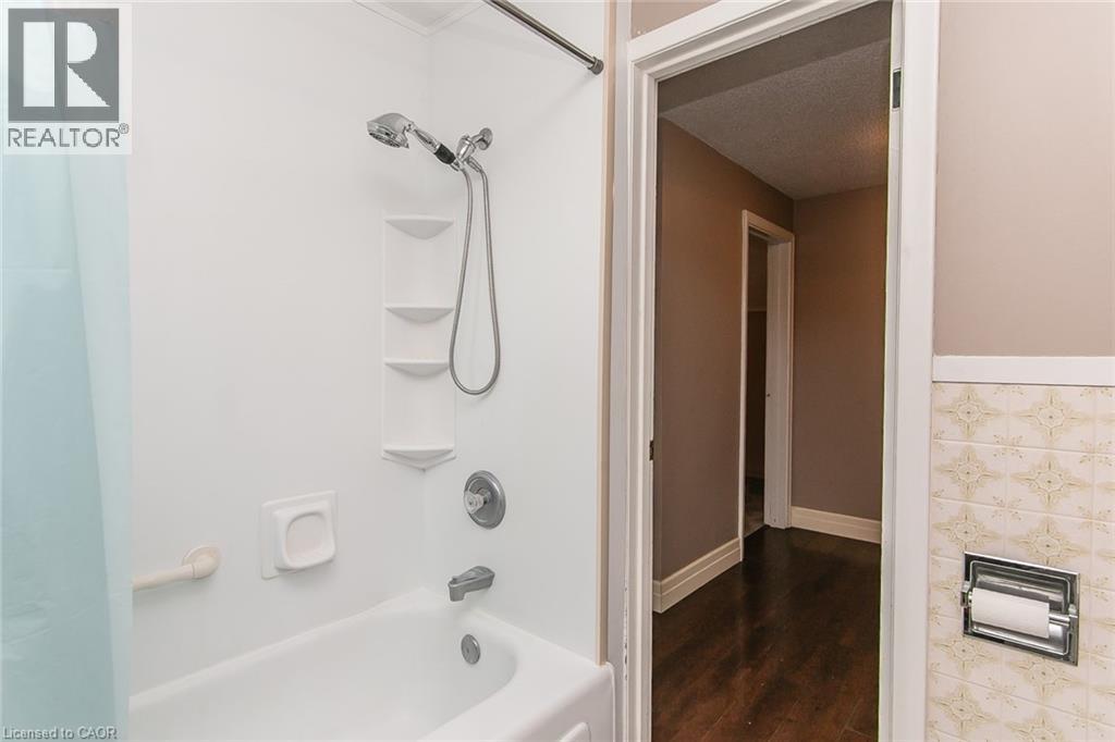 552 Courtland Avenue E, Kitchener, Ontario  N2G 2W8 - Photo 37 - 40784453