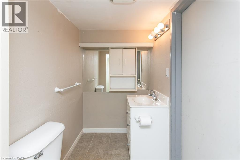 552 Courtland Avenue E, Kitchener, Ontario  N2G 2W8 - Photo 38 - 40784453