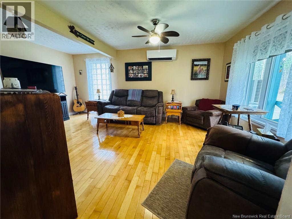 611 Victoria Street, Dalhousie, New Brunswick  E8C 2V6 - Photo 4 - NB129449