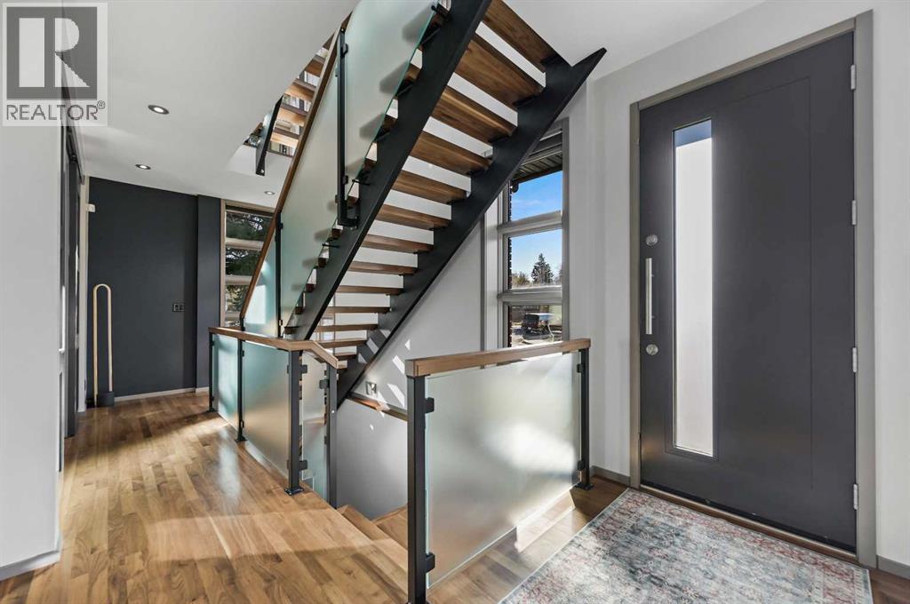 2702 28 Avenue Sw, Calgary, Alberta  T3E 2B1 - Photo 2 - A2264953