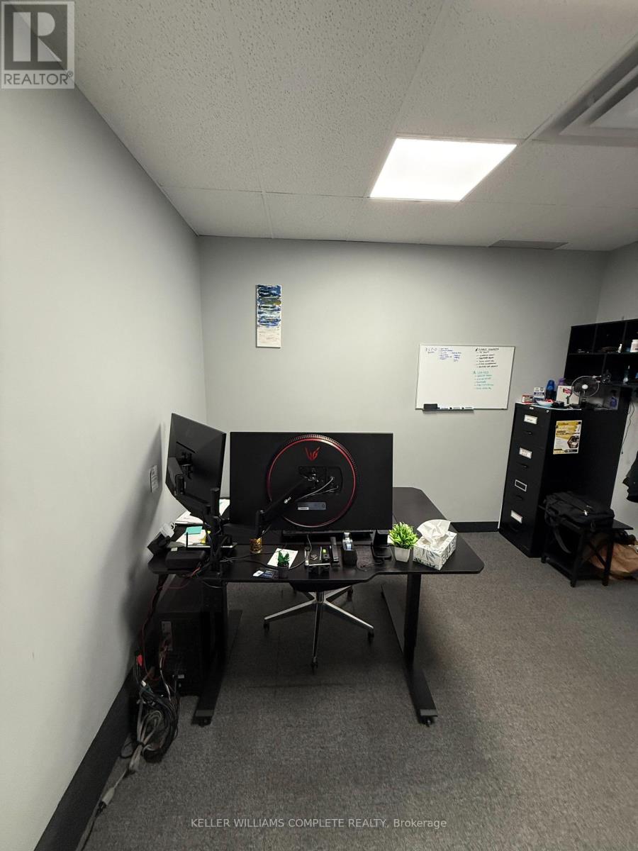 302 Brucedale Avenue, Hamilton, Ontario  L9A 1R1 - Photo 17 - X12494848