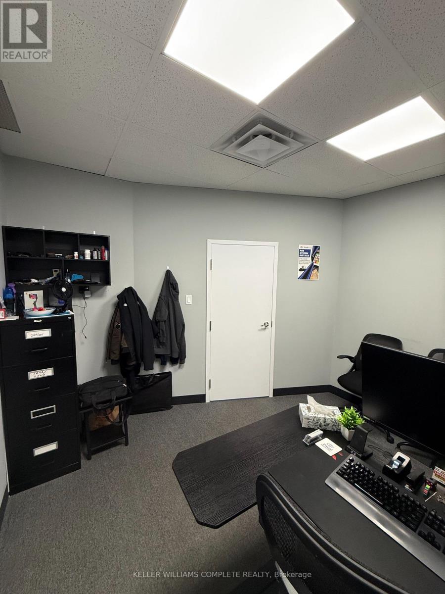 302 Brucedale Avenue, Hamilton, Ontario  L9A 1R1 - Photo 19 - X12494848