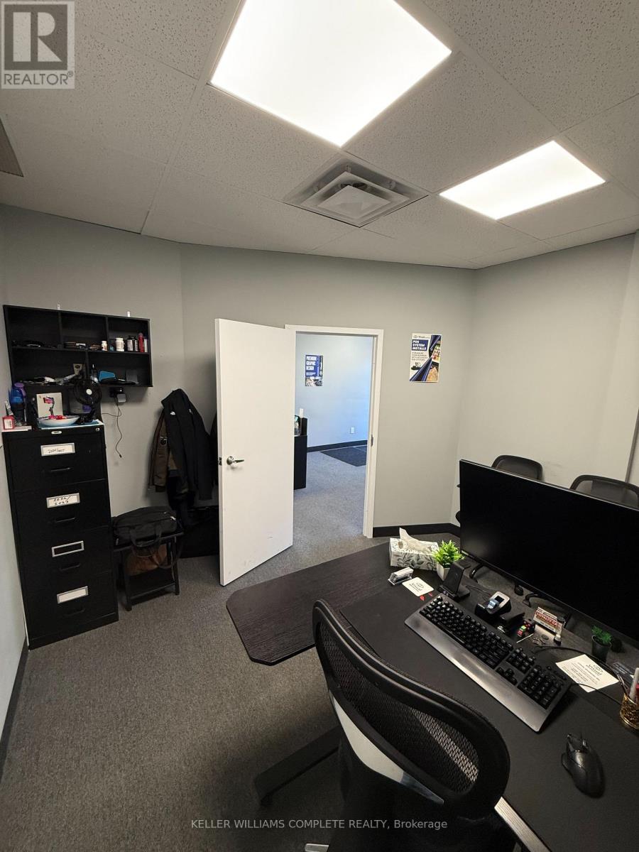 302 Brucedale Avenue, Hamilton, Ontario  L9A 1R1 - Photo 20 - X12494848