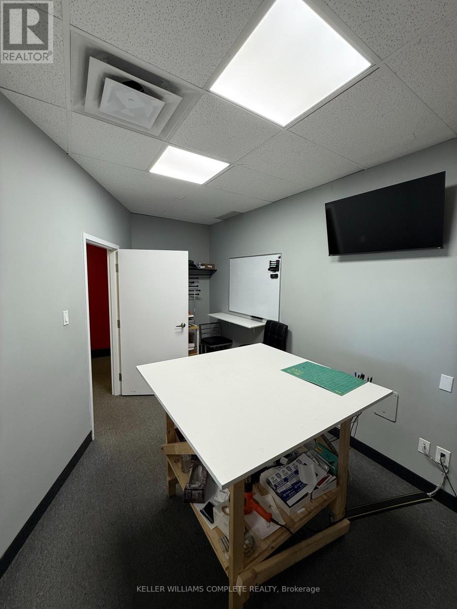 302 Brucedale Avenue, Hamilton, Ontario  L9A 1R1 - Photo 24 - X12494848