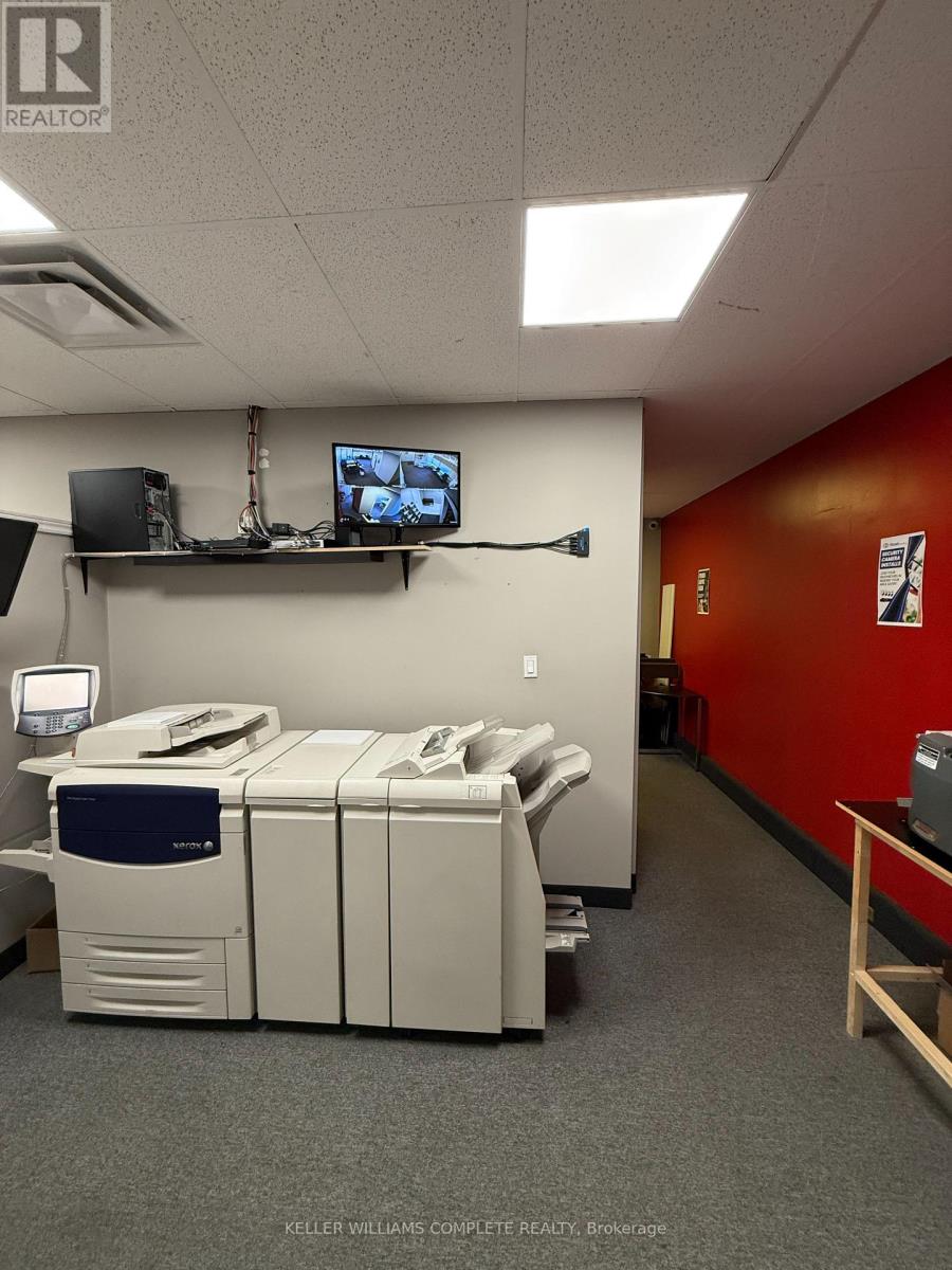 302 Brucedale Avenue, Hamilton, Ontario  L9A 1R1 - Photo 30 - X12494848