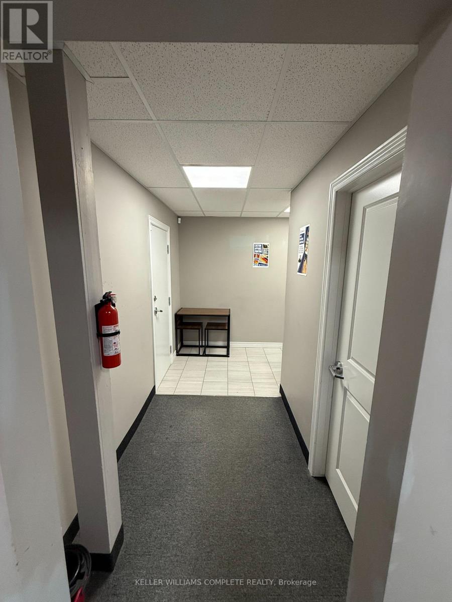 302 Brucedale Avenue, Hamilton, Ontario  L9A 1R1 - Photo 34 - X12494848