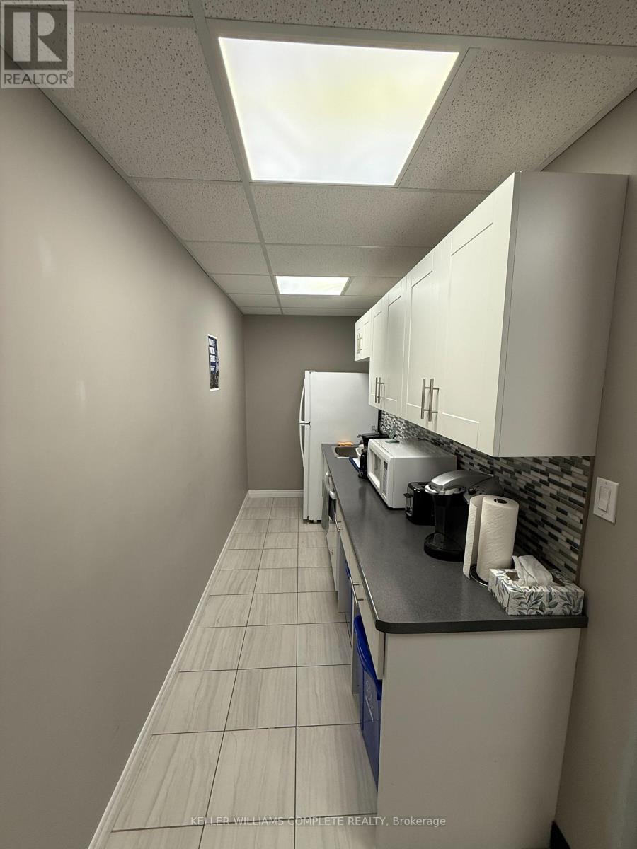 302 Brucedale Avenue, Hamilton, Ontario  L9A 1R1 - Photo 40 - X12494848