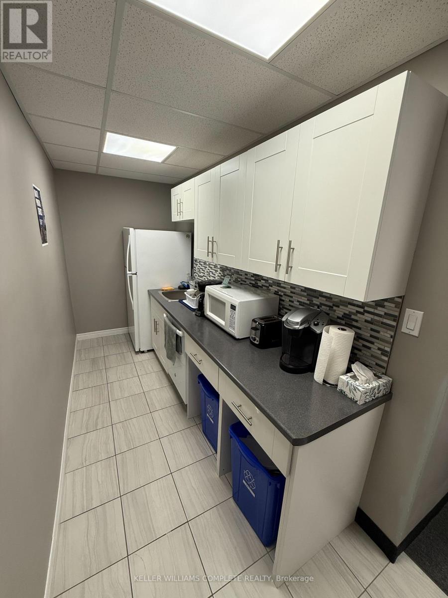 302 Brucedale Avenue, Hamilton, Ontario  L9A 1R1 - Photo 41 - X12494848