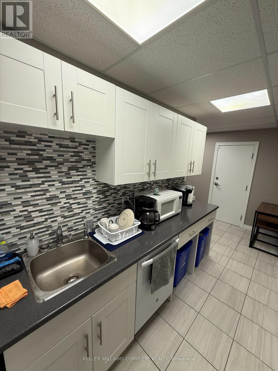 302 Brucedale Avenue, Hamilton, Ontario  L9A 1R1 - Photo 42 - X12494848