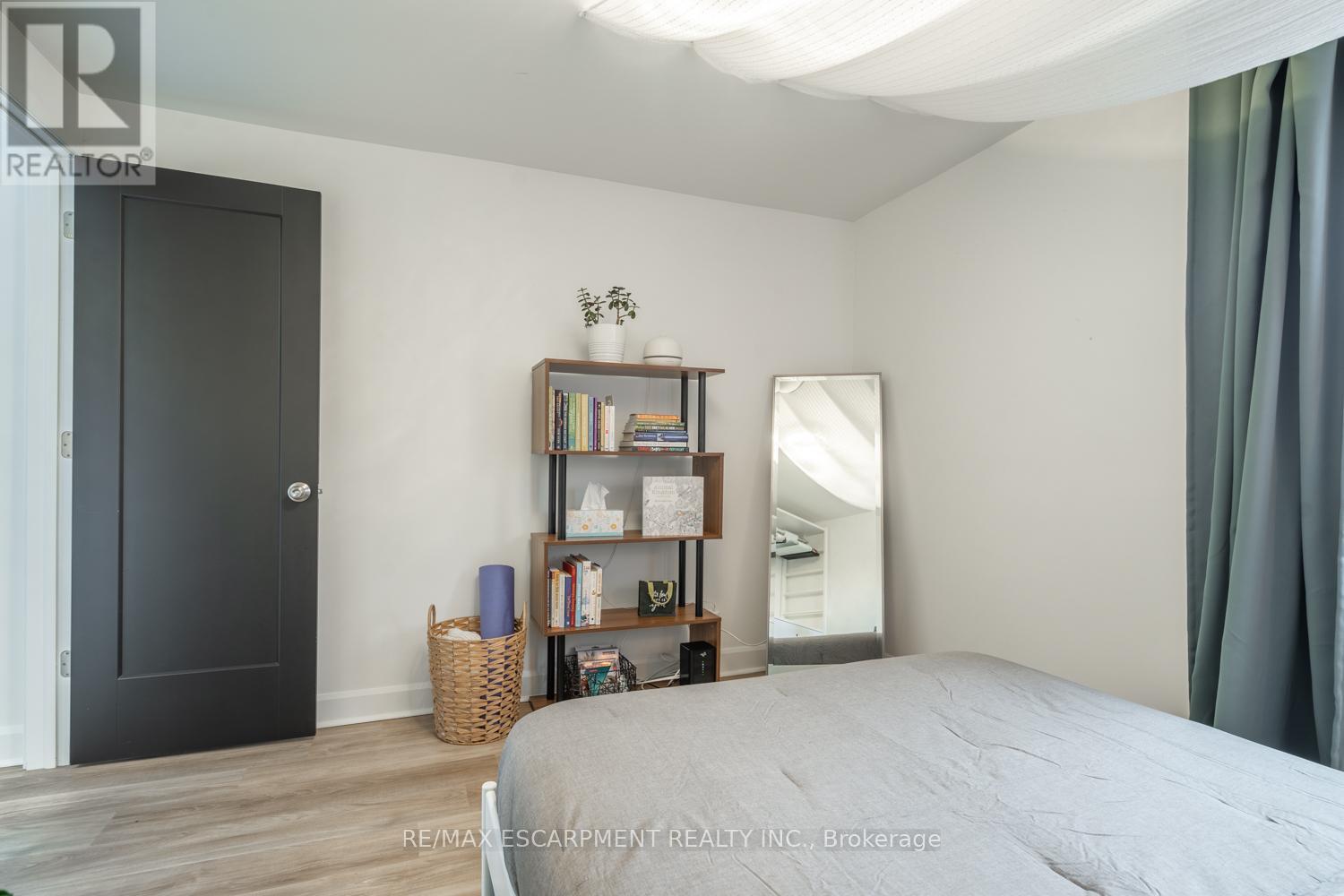 48 Frederick Avenue, Hamilton, Ontario  L8H 4K4 - Photo 33 - X12494872