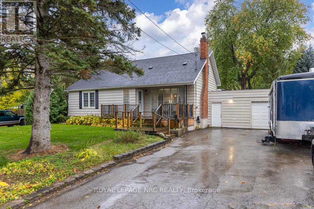 22 Beamer Avenue, St. Catharines, Ontario  L2M 2L3 - Photo 2 - X12494900
