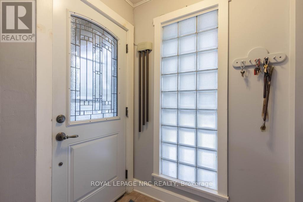 22 Beamer Avenue, St. Catharines, Ontario  L2M 2L3 - Photo 4 - X12494900