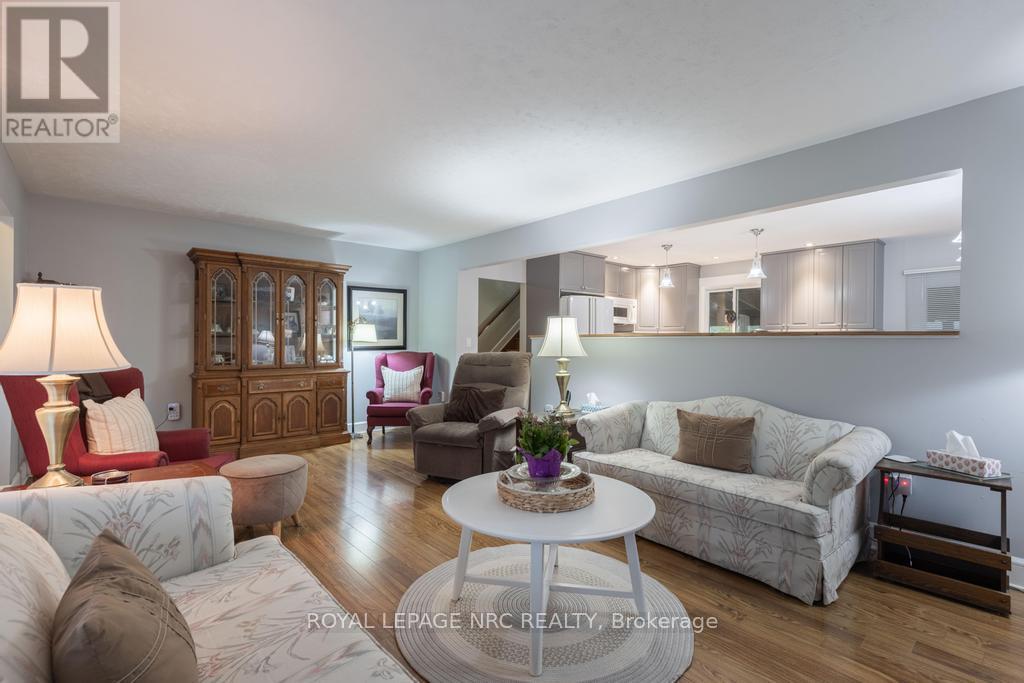 22 Beamer Avenue, St. Catharines, Ontario  L2M 2L3 - Photo 8 - X12494900