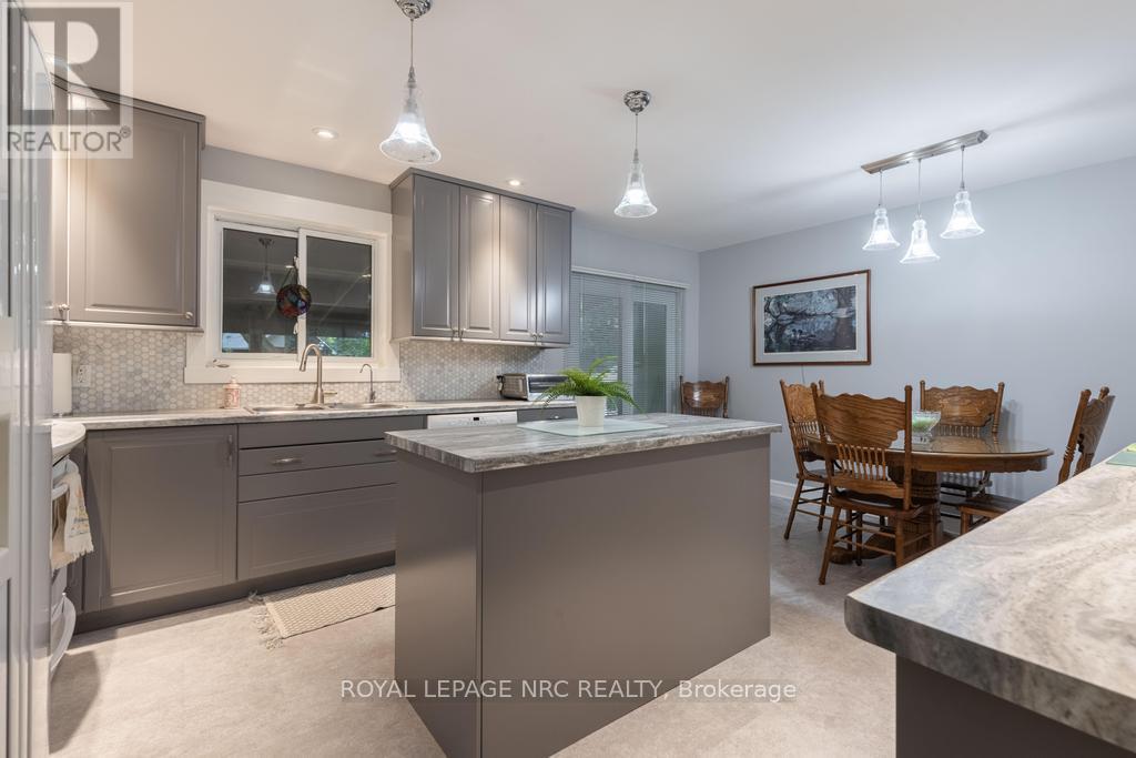 22 Beamer Avenue, St. Catharines, Ontario  L2M 2L3 - Photo 9 - X12494900