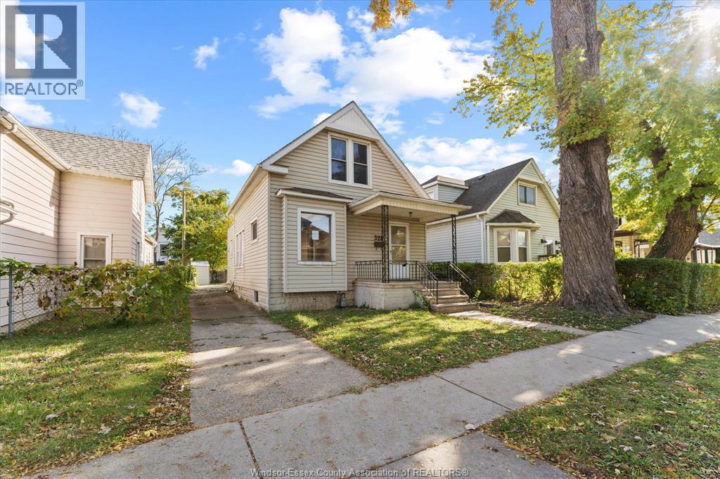 328 Bridge Avenue, Windsor, Ontario  N9B 2M4 - Photo 3 - 25027664