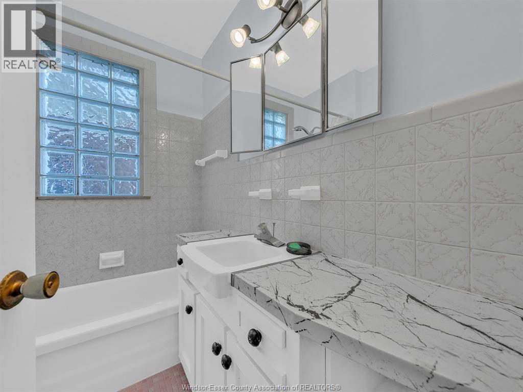 1384 Parent, Windsor, Ontario  N8X 4J3 - Photo 24 - 25027660