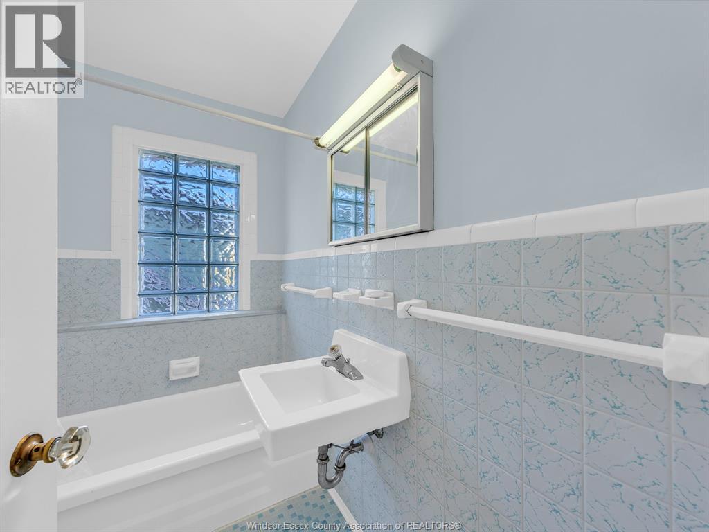 1384 Parent, Windsor, Ontario  N8X 4J3 - Photo 39 - 25027660