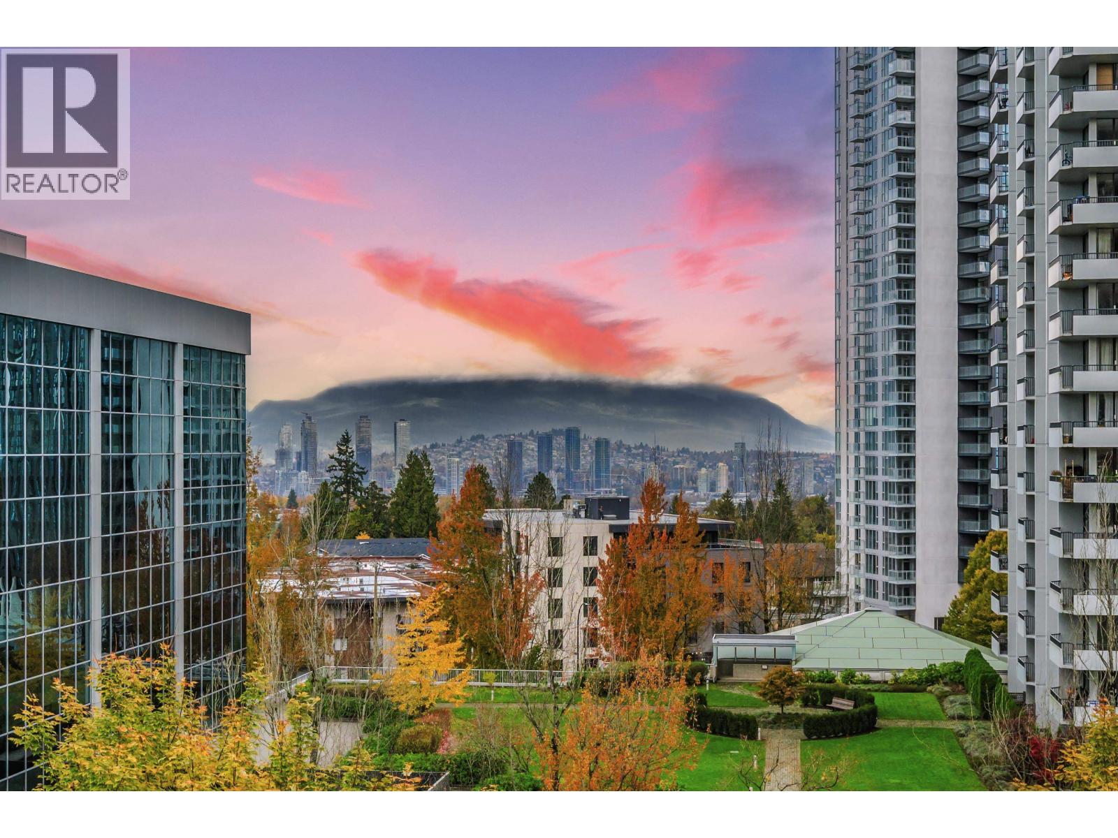 702 5885 Olive Avenue, Burnaby, British Columbia  V5H 4N8 - Photo 2 - R3063504