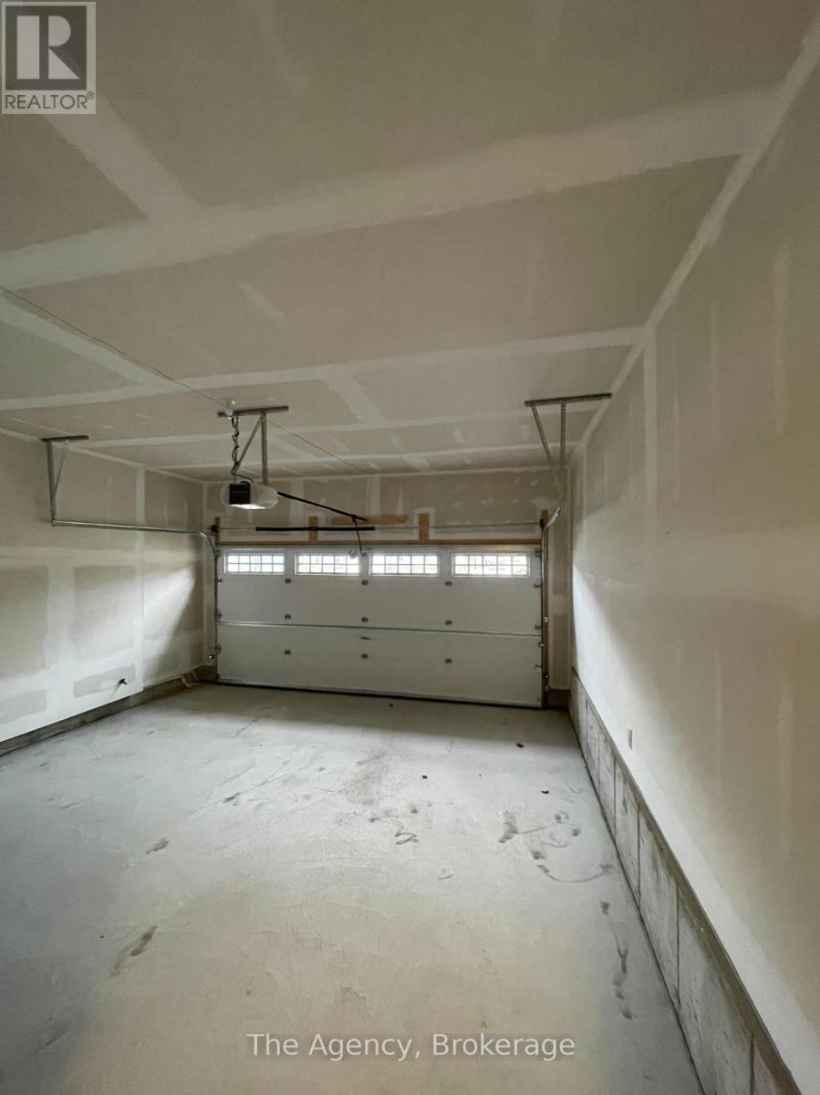 125 Beechwood Forest Lane, Gravenhurst, Ontario  P1P 0H8 - Photo 7 - X12478608