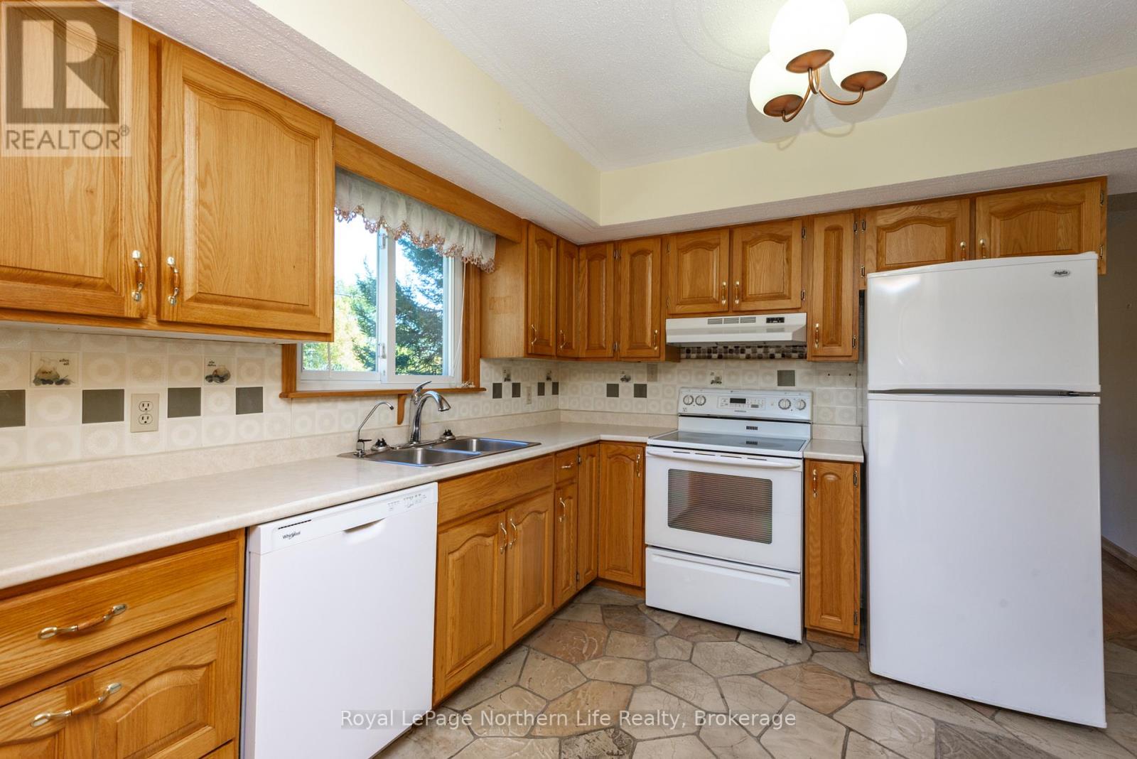 92 Highway 94, East Ferris, Ontario  P0H 1K0 - Photo 11 - X12436514