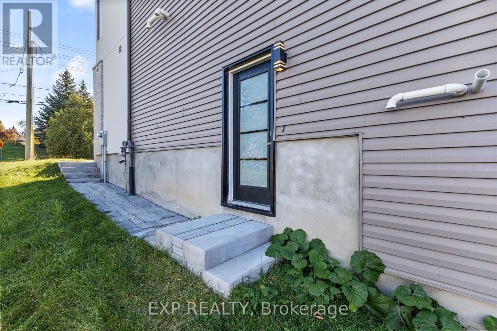 6819 Notre Dame Street, Ottawa, Ontario  K1C 1H4 - Photo 40 - X12487615
