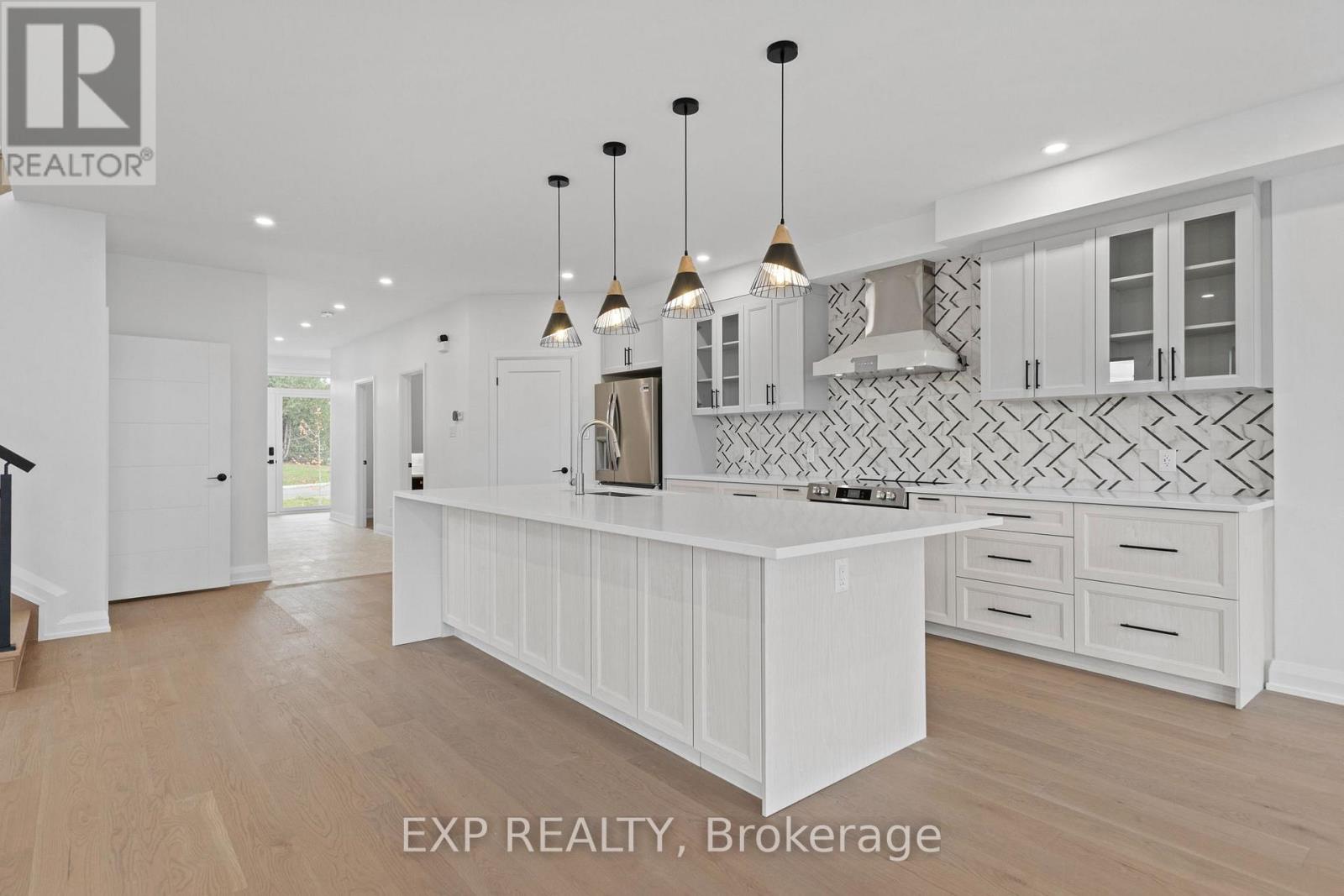 6819 Notre Dame Street, Ottawa, Ontario  K1C 1H4 - Photo 9 - X12487615