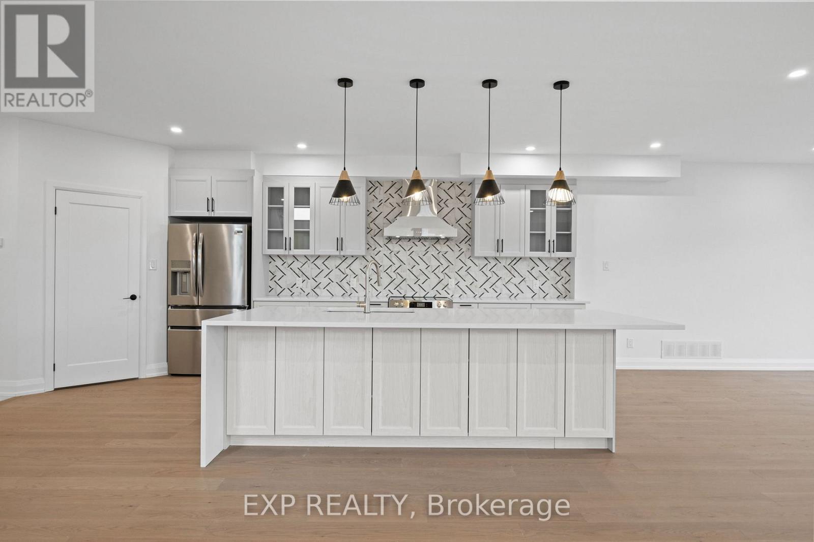 6819 Notre Dame Street, Ottawa, Ontario  K1C 1H4 - Photo 8 - X12487615