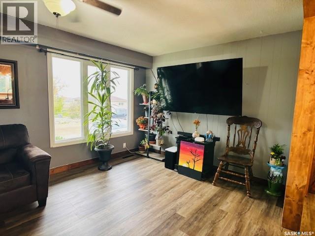 112 Fraser Avenue, Oxbow, Saskatchewan  S0C 2B0 - Photo 6 - SK021433