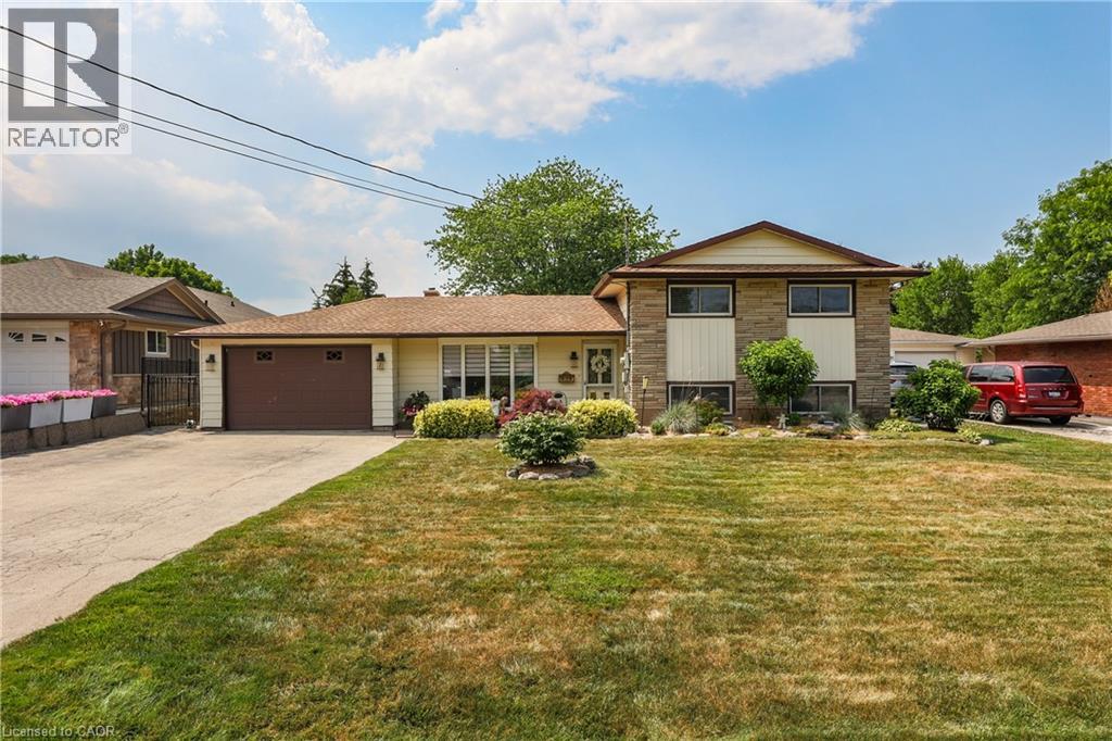 11 Hunter Road, Grimsby, Ontario  L3M 4A3 - Photo 1 - 40749802