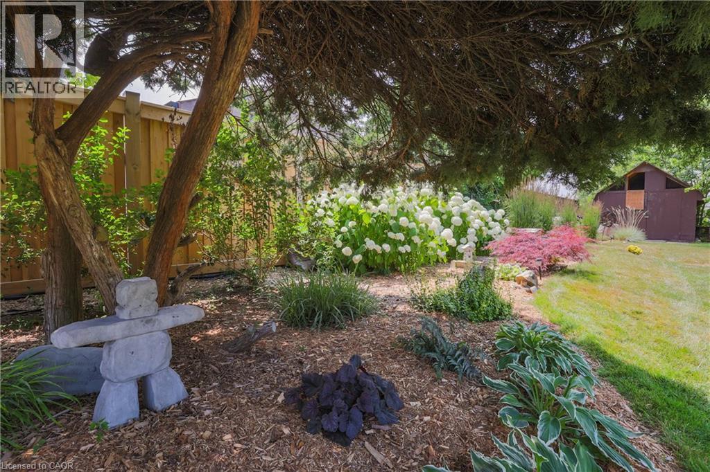 11 Hunter Road, Grimsby, Ontario  L3M 4A3 - Photo 27 - 40749802