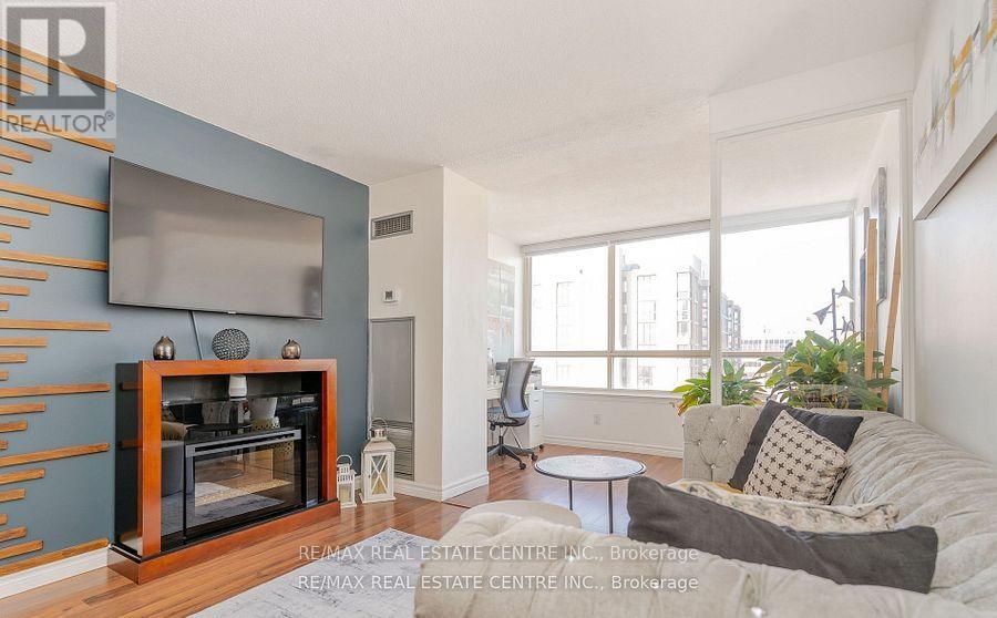 2007 - 3605 Kariya Drive, Mississauga, Ontario  L5B 3J4 - Photo 11 - W12459894