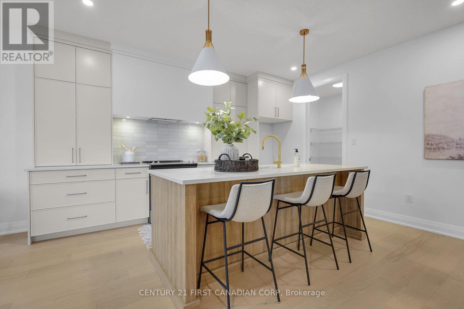 1918 Fountain Grass Drive, London South, Ontario  N6K 4P9 - Photo 10 - X12495248