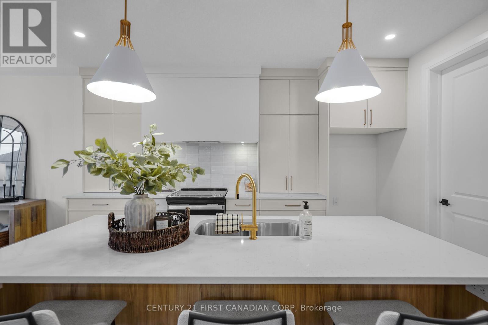 1918 Fountain Grass Drive, London South, Ontario  N6K 4P9 - Photo 11 - X12495248