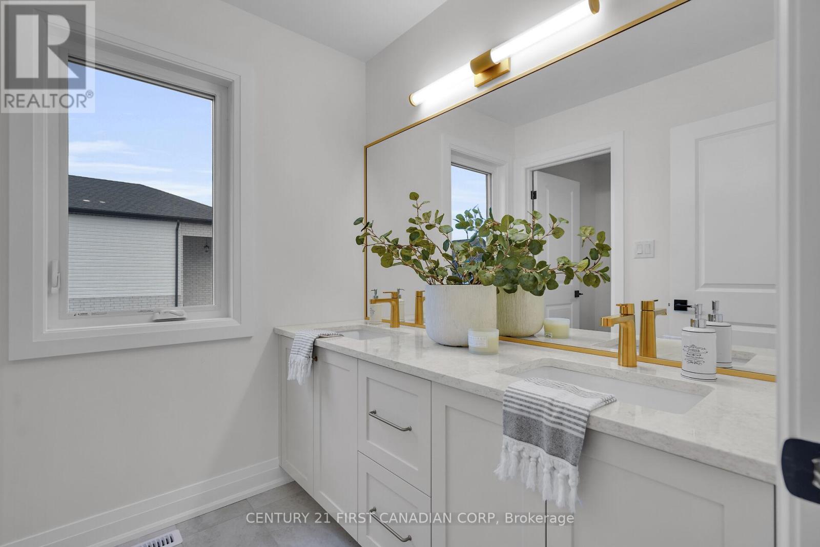 1918 Fountain Grass Drive, London South, Ontario  N6K 4P9 - Photo 38 - X12495248