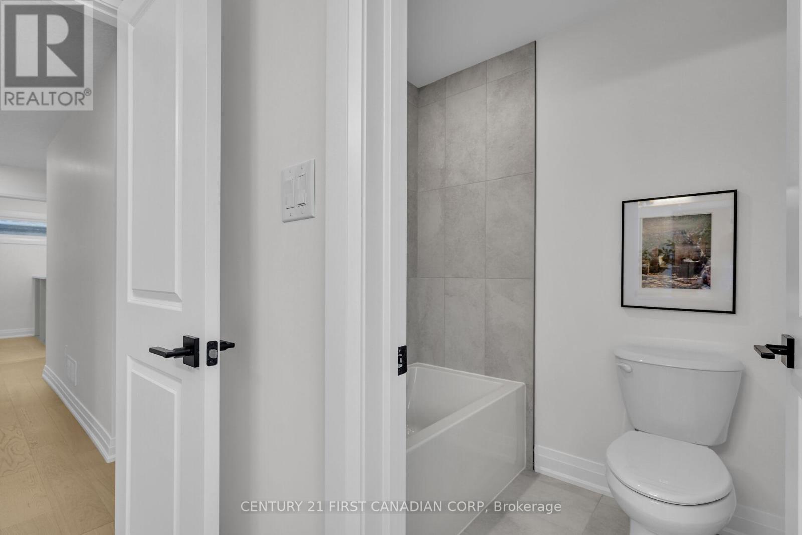 1918 Fountain Grass Drive, London South, Ontario  N6K 4P9 - Photo 39 - X12495248