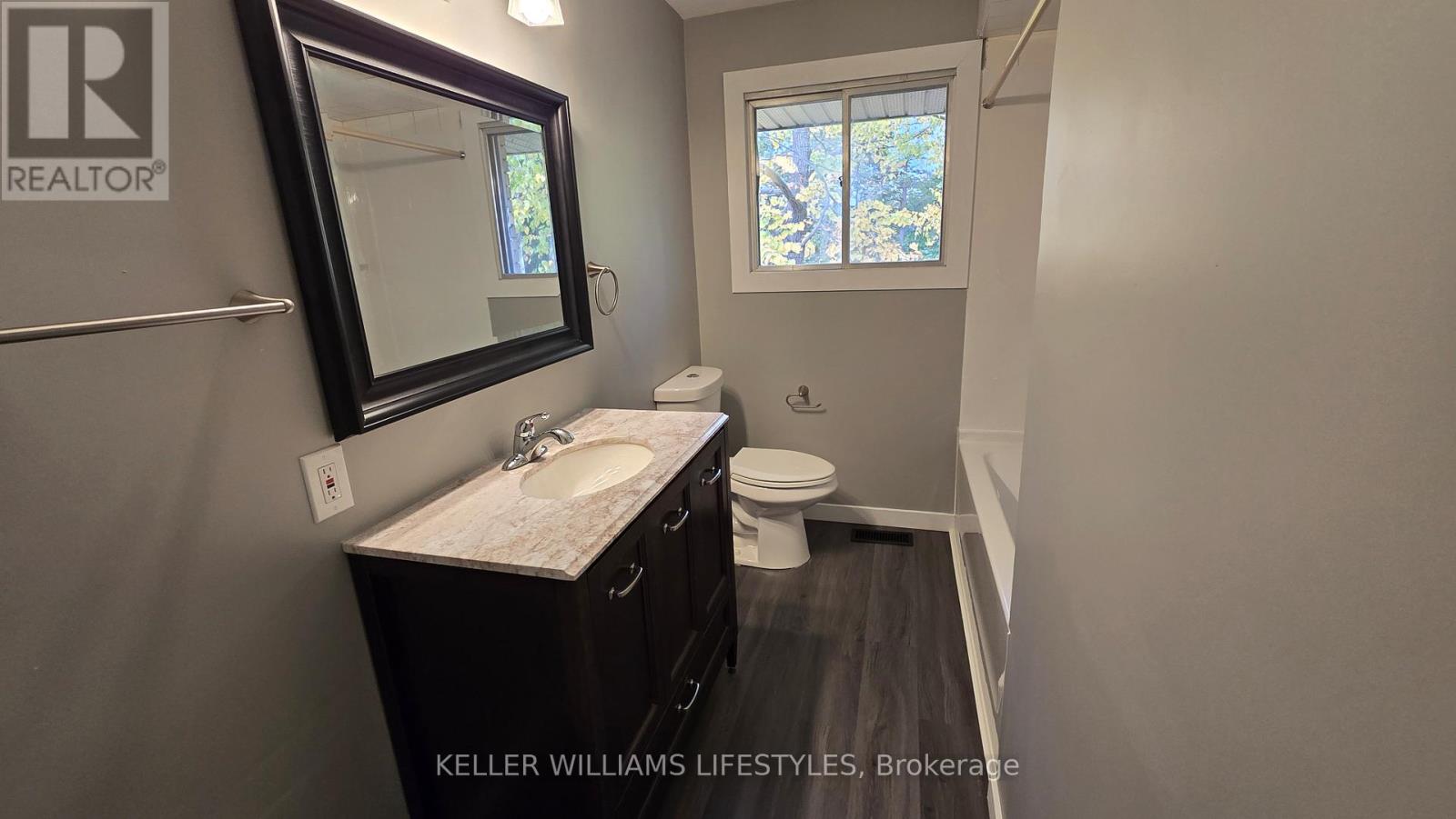 Upper - 20 Sumner Road, London South, Ontario  N5Z 3Y7 - Photo 7 - X12495268