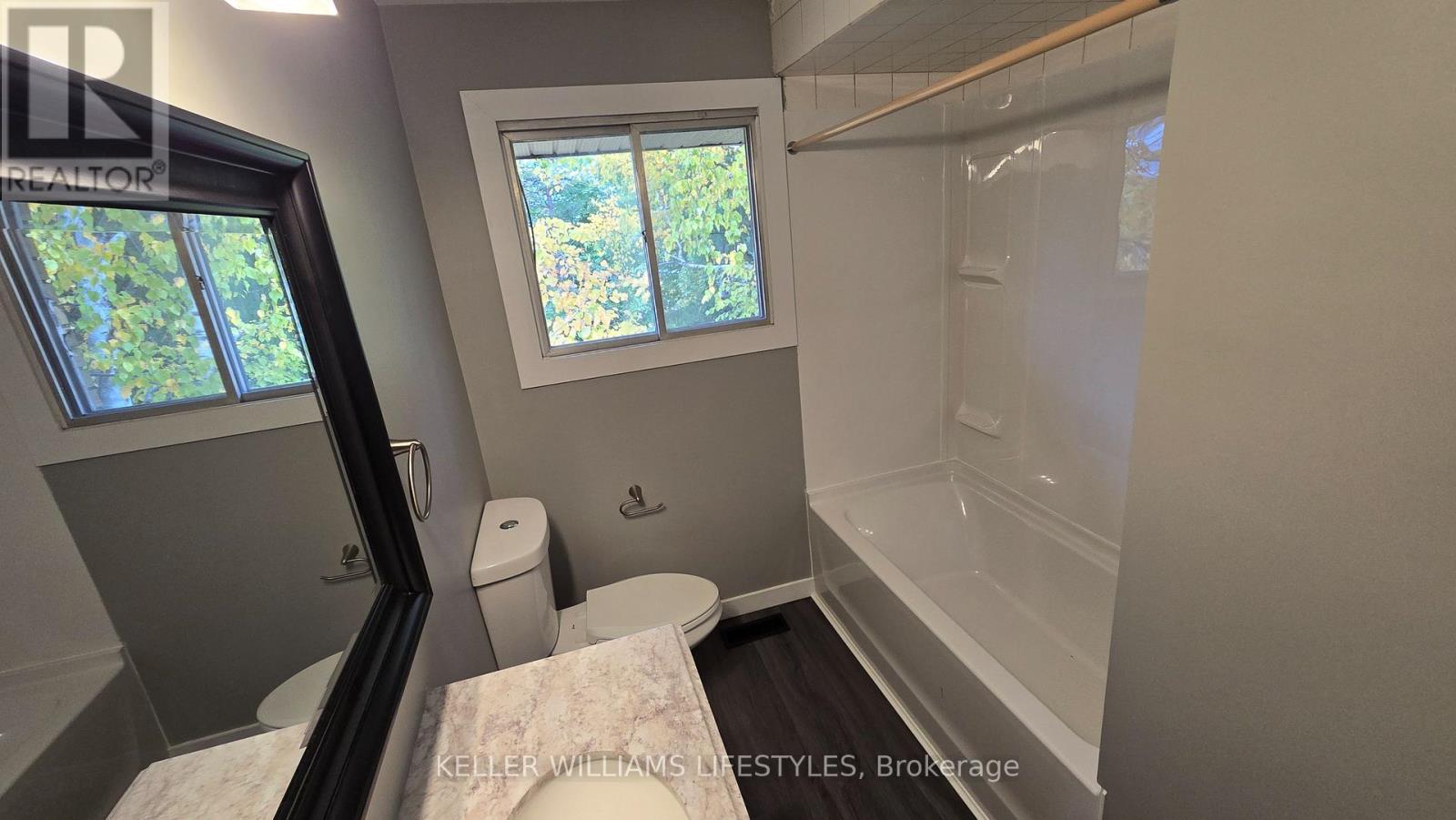 Upper - 20 Sumner Road, London South, Ontario  N5Z 3Y7 - Photo 8 - X12495268