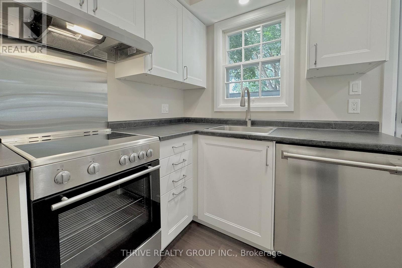 165 Oxford Street W, London North, Ontario  N6H 1S3 - Photo 2 - X12495368