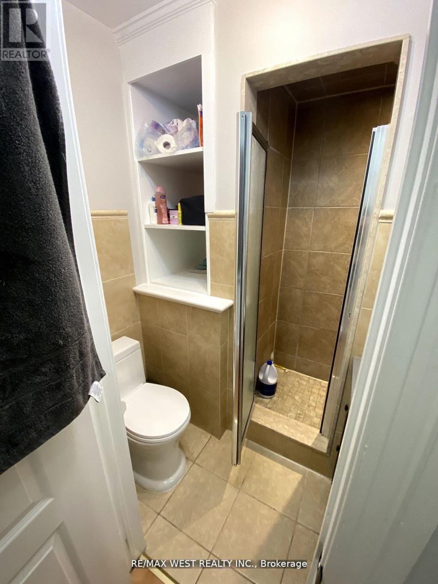 Main Fl - 926 College Street, Toronto, Ontario  M6H 1A4 - Photo 9 - C12495116