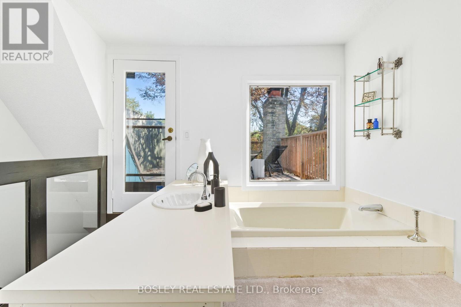 119 Seaton Street, Toronto, Ontario  M5A 2T3 - Photo 23 - C12495242