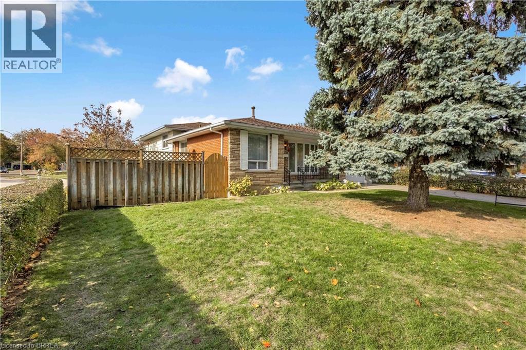 14 Burdock Boulevard, Brantford, Ontario  N3R 6B6 - Photo 3 - 40779202