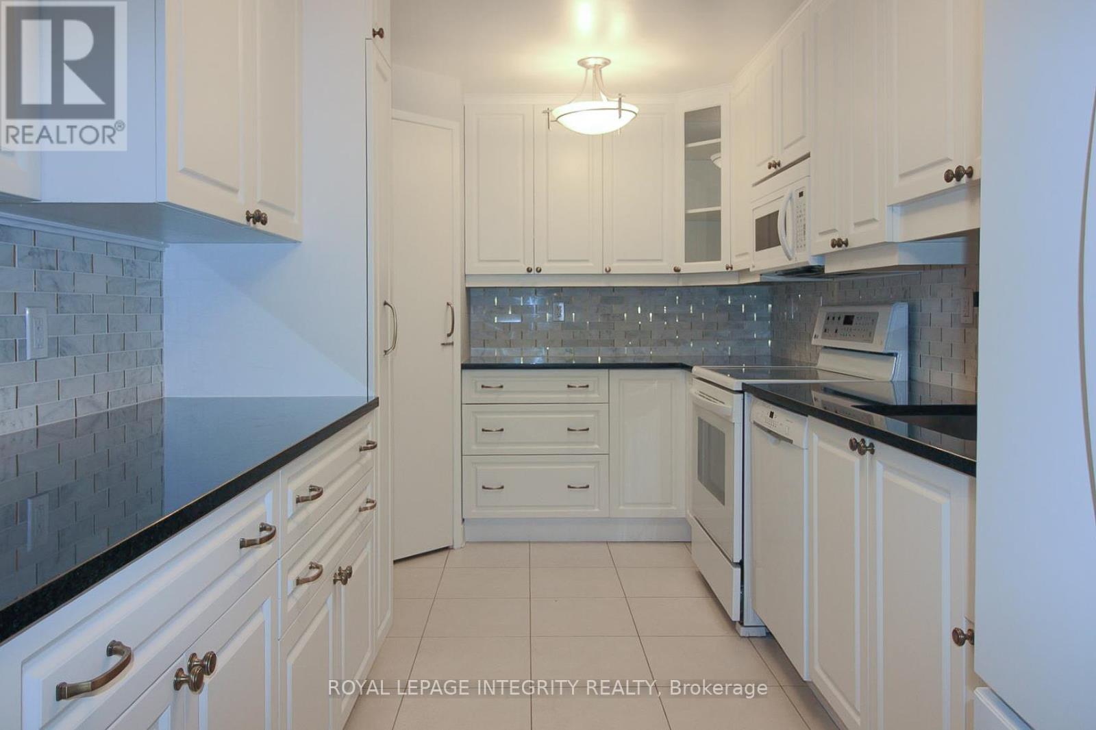 1080 Des Ormes Place, Ottawa, Ontario  K1C 5L7 - Photo 4 - X12495360