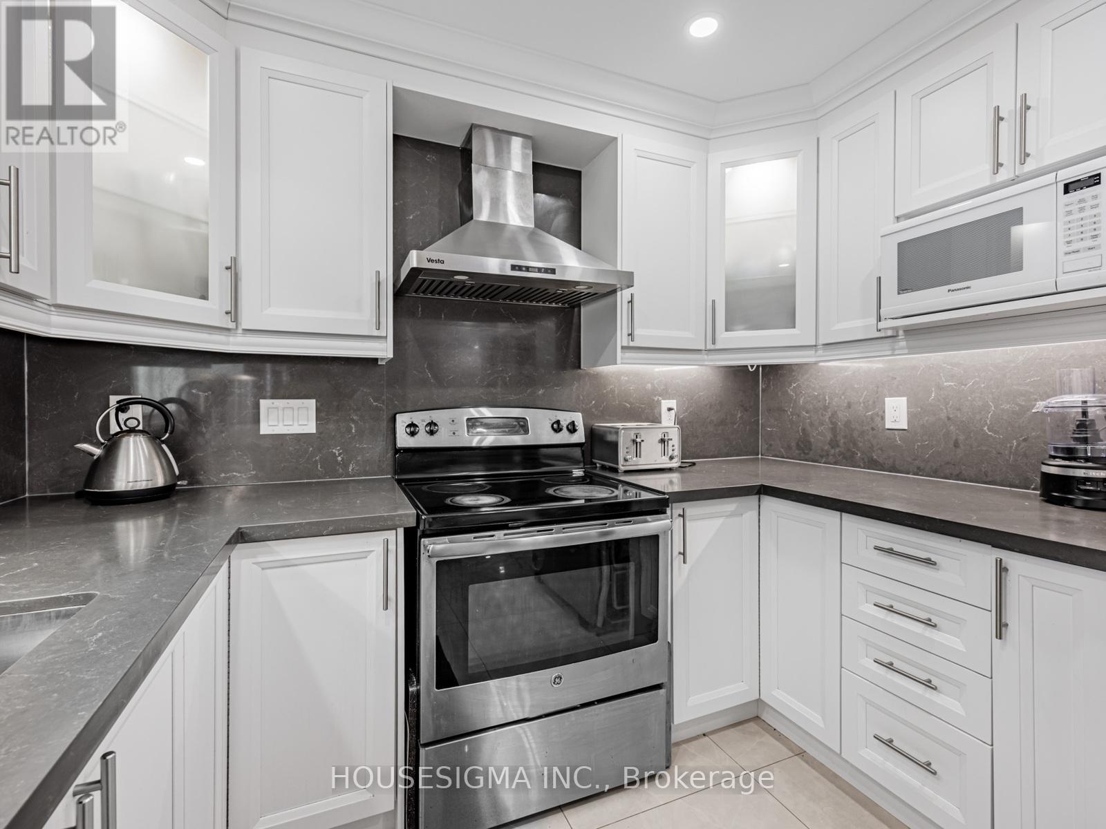 4 Adenmore Road, Toronto, Ontario  M1C 5B3 - Photo 7 - E12495146