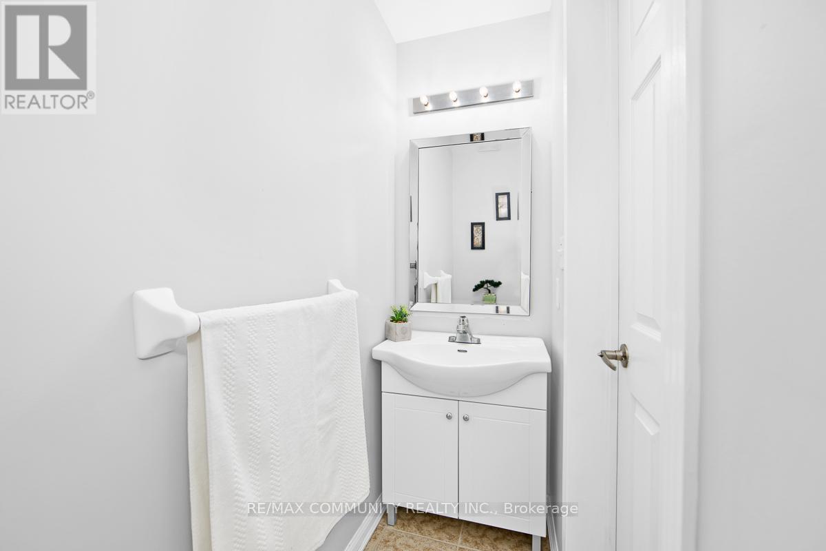 178 Dougherty Crescent, Whitchurch-Stouffville (Stouffville), Ontario  L4A 0A6 - Photo 13 - N12494992