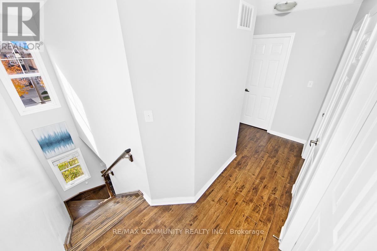 178 Dougherty Crescent, Whitchurch-Stouffville (Stouffville), Ontario  L4A 0A6 - Photo 14 - N12494992