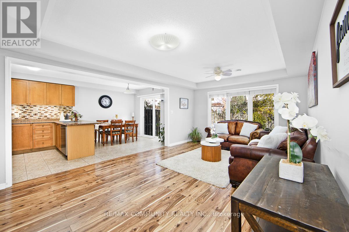 178 Dougherty Crescent, Whitchurch-Stouffville (Stouffville), Ontario  L4A 0A6 - Photo 6 - N12494992